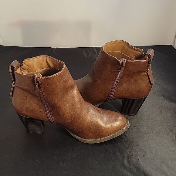 BRAND NEW CHARLOTTE RUSSE TWO SIDE ZIP WOMEN"S ANKLE BOOT - Picture 9 of 14